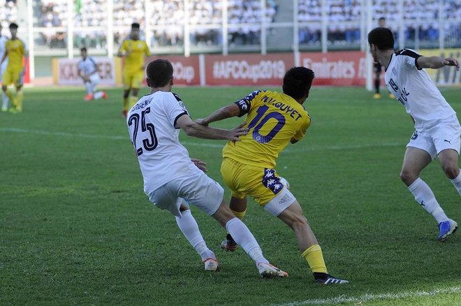 Văn Quyết (số 10) đã giúp Hà Nội FC vào chung kết. (Nguồn: AFC) Video cận cảnh Văn Quyết tỏa sáng đưa Hà Nội FC vào chung kết ảnh 1