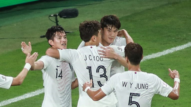 [Video] Hạ Kyrgyzstan, Hàn Quốc thẳng tiến vòng 1/8 Asian Cup ảnh 1