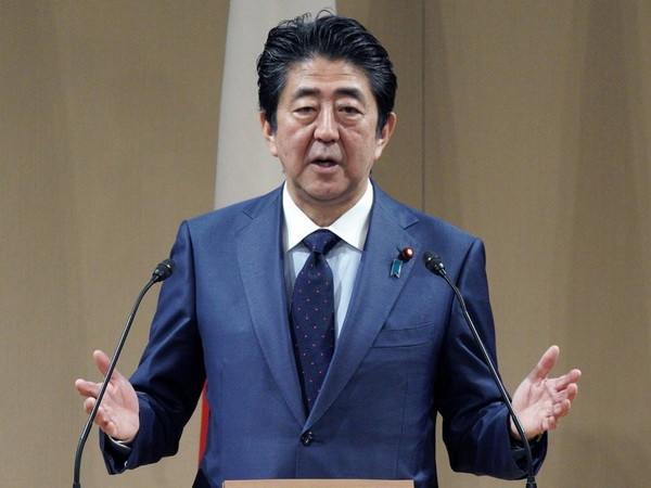 Thủ tướng Nhật Bản Shinzo Abe. (Nguồn: AP) Thủ tướng Nhật Bản Abe đánh giá cao kết quả hợp tác với Nga ảnh 1