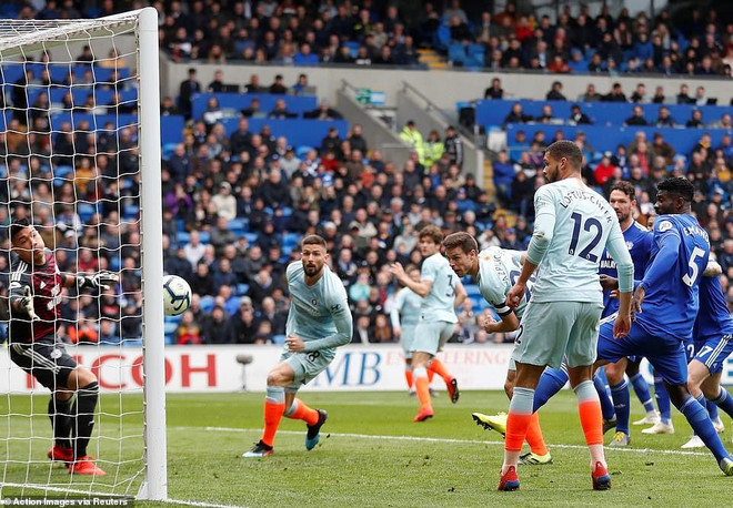 Liverpool thắng kịch tính, Chelsea khiếp cuộc đua tốp 4 nghẹt thở ảnh 1