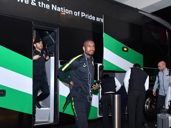 HLV Sanchez muốn cách ly tuyển Qatar khỏi các vấn đề chính trị ảnh 1