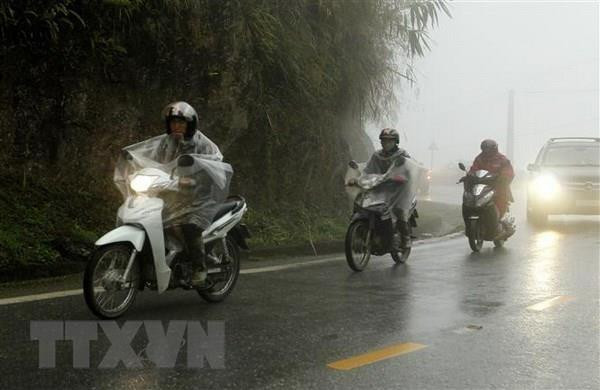 Không khí lạnh tăng cường gây mưa nhỏ, trời rét ở Bắc Bộ ảnh 1