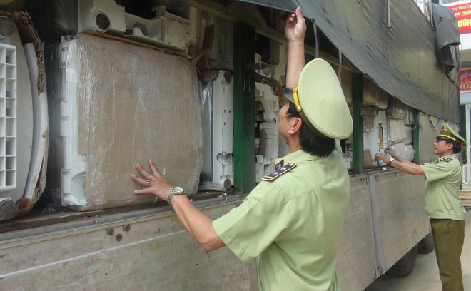 Bắt giữ xe chở nhiều hàng điện tử, điện lạnh không có giấy tờ hợp pháp ảnh 1