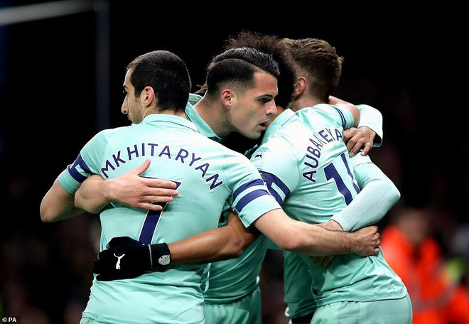 Arsenal trở lại tốp 4 Premier League. Thắng may Watford, Arsenal trở lại tốp 4 Premier League ảnh 1