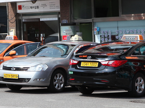 Hàn Quốc lần đầu tiên xử phạt các hãng taxi từ chối đón khách ảnh 1