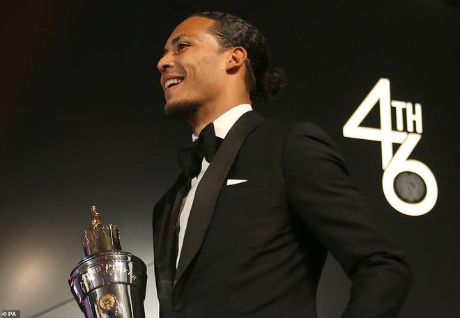 Virgil van Dijk giành giải Cầu thủ hay nhất Premier League từ PFA ảnh 1