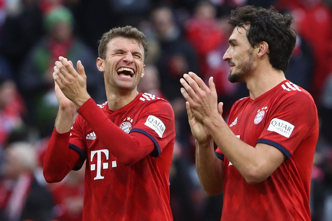Mueller và Hummels trong màu áo Bayern. Bayern, tuyển Đức và sóng gió sau cuộc loại bỏ công thần của Loew ảnh 3