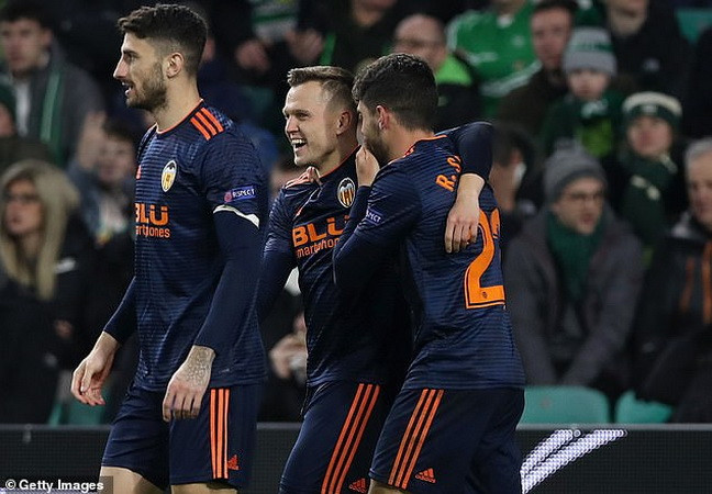 Kết quả bóng đá: Arsenal thua sốc, đại diện La Liga tưng bừng ảnh 3