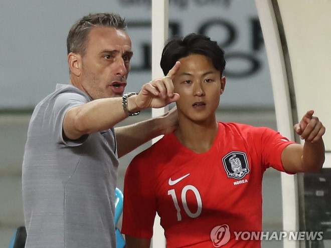 HLV Bento triệu tập gấp 'Messi Hàn Quốc' trước trận gặp Philippines ảnh 1