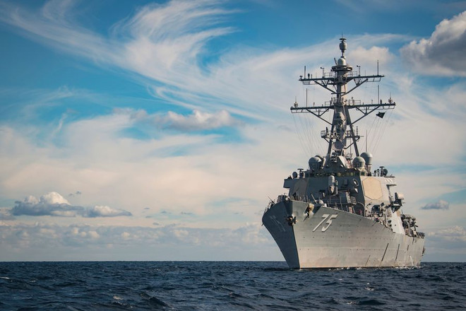 Tàu chiến Nga giám sát tàu khu trục của Mỹ tại Biển Đen ảnh 1