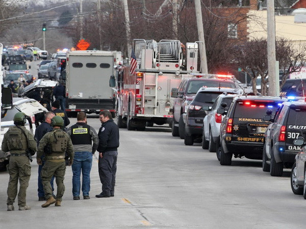 Thông tin mới về vụ xả súng khiến 5 người thiệt mạng ở Chicago ảnh 1