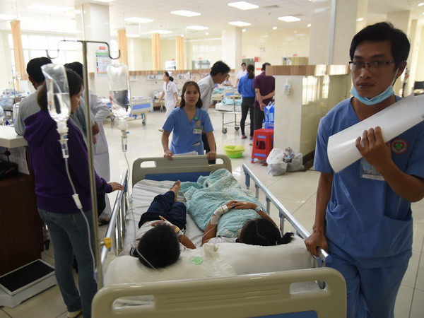 Hàng chục học sinh nhập viện sau bữa ăn trưa tại nhà cô giáo ảnh 1