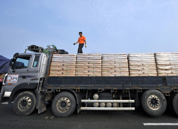 LHQ tiếp tục miễn cấm vận các mặt hàng viện trợ Triều Tiên ảnh 1