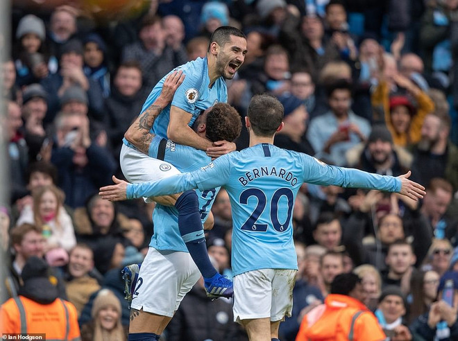 Man City chiếm ngôi đầu Premier League sau màn hủy diệt Chelsea ảnh 1