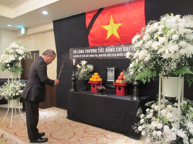 Đại sứ quán Việt Nam tại Nhật tổ chức lễ viếng Đại tướng Lê Đức Anh ảnh 1