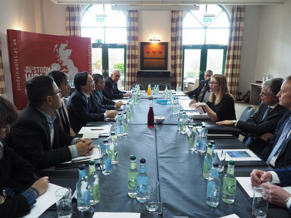 Việt Nam và Anh đẩy mạnh hợp tác đào tạo trong giáo dục ảnh 1