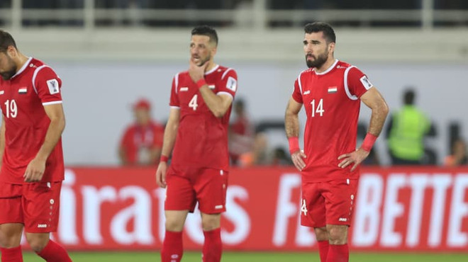 Thêm một huấn luyện viên bị sa thải tại VCK Asian Cup 2019 ảnh 2