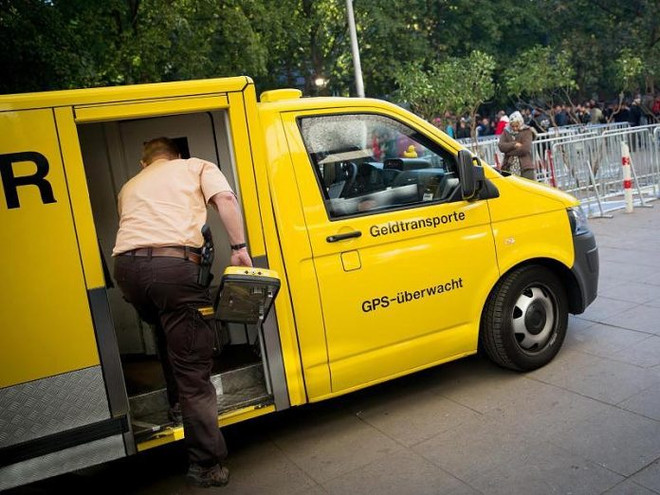 Đức: Công đoàn Verdi kêu gọi các nhân viên vận chuyển tiền đình công ảnh 1