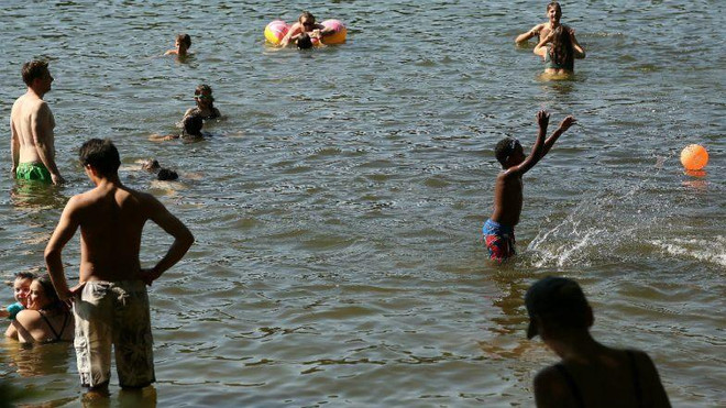 Nắng nóng châu Âu: 145 người tử vong vì đuối nước ở Ba Lan, Litva ảnh 1