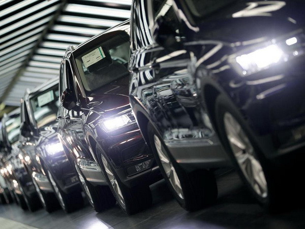 Nghị viện châu Âu ủng hộ khởi động đàm phán hạ thuế quan với Mỹ ảnh 1