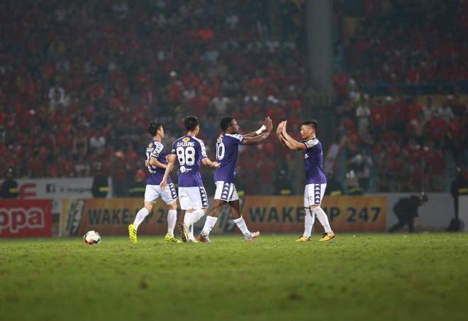 Hoàng Vũ Samson tỏa sáng, Hà Nội FC ngược dòng đánh bại Hải Phòng ảnh 2