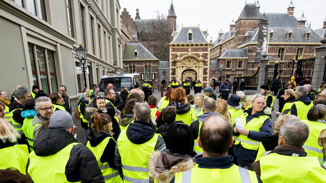 Biểu tình 'Áo vàng' kêu gọi Hà Lan rời khỏi Liên minh châu Âu ảnh 1