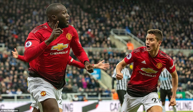 M.U thắng trận thứ tư liên tiếp, HLV Solskjaer đi vào lịch sử ảnh 1