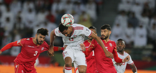 UAE thoát hiểm trước Bahrain nhờ quả penalty gây tranh cãi ảnh 2