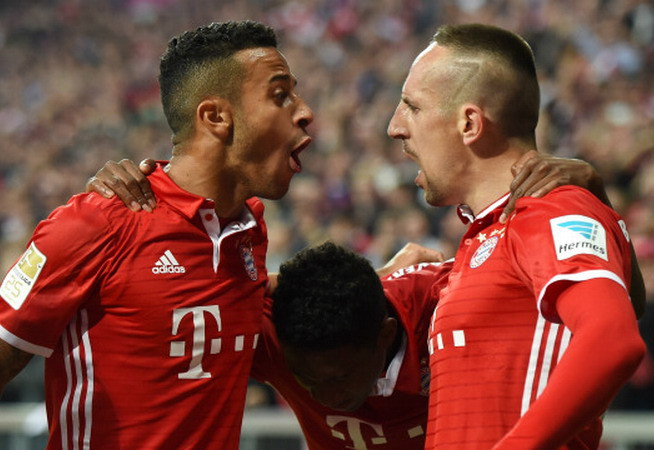 Barca-Atletico bất phân thắng bại, Bayern độc chiếm ngôi đầu ảnh 2