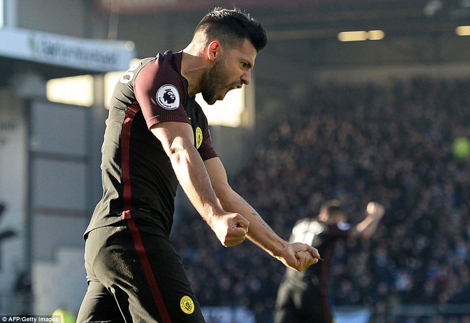 Aguero lập cú đúp, Man City ngược dòng giành chiến thắng ảnh 1