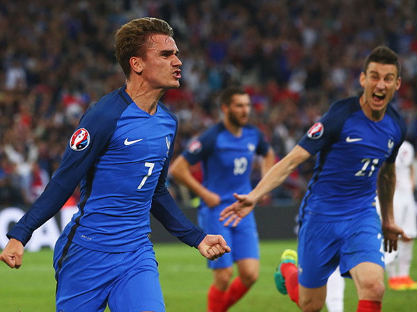 Griezmann đưa Pháp vào vòng 1/8 EURO 2016. (Nguồn: Getty Images) Cận cảnh đội tuyển Pháp vào vòng 1/8 sau chiến thắng nghẹt thở ảnh 1