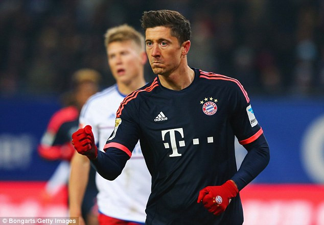Lewandowski lập cú đúp, Bayern nhọc nhằn đánh bại Hamburger SV ảnh 1