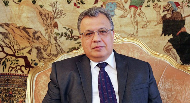 Đại sứ Nga tại Thổ Nhĩ Kỳ, ông Andrey Karlov bị sát hại ở Thổ Nhĩ Kỳ. (Nguồn: Sputnik) Nga xem xét ngừng đàm phán miễn thị thực với Thổ Nhĩ Kỳ ảnh 1