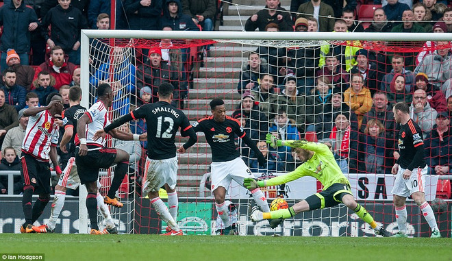 De Gea "đốt lưới nhà," Manchester United gục ngã trước Sunderland ảnh 1
