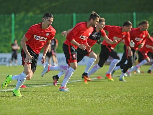 Ba Lan chốt danh sách sẵn sàng nghênh chiến đội tuyển Đức ảnh 2