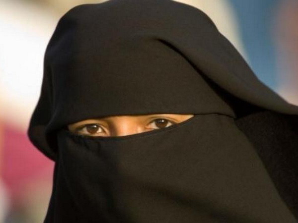 Saudi Arabia ngăn chặn 10 phụ nữ và trẻ em tới Syria tham chiến ảnh 1