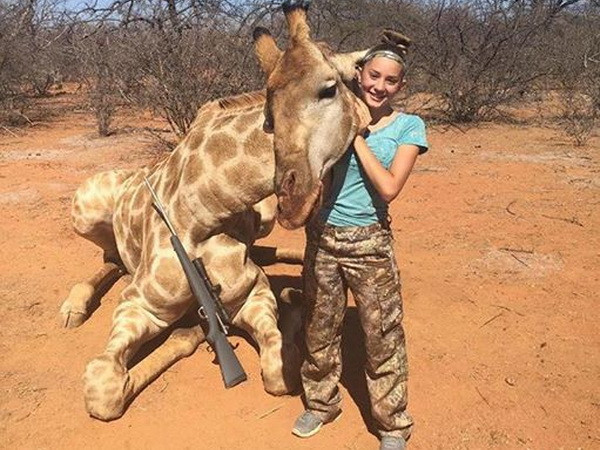 Nữ thợ săn nhí 12 tuổi gây sốc với "thành tích" giết thú quý ảnh 2