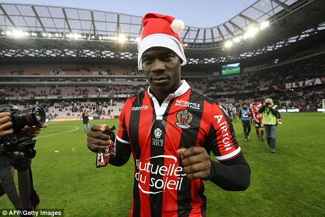 Mario Balotelli lập cú đúp giúp Nice vô địch lượt đi Ligue 1 ảnh 1
