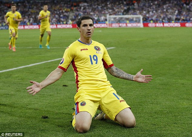 Dimitri Payet lập siêu phẩm, Pháp thắng kịch tính trước Romania ảnh 3