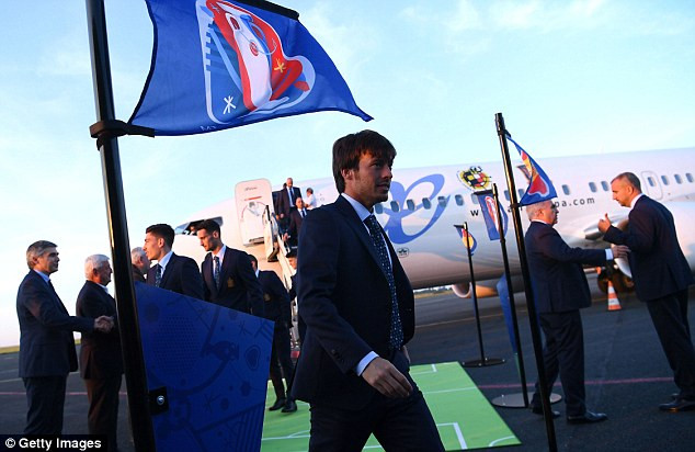 Đương kim vô địch Tây Ban Nha đến Pháp bảo vệ ngôi vương ảnh 8