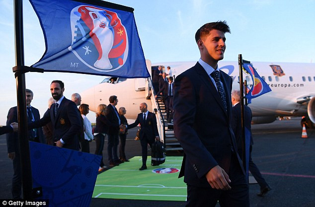 Đương kim vô địch Tây Ban Nha đến Pháp bảo vệ ngôi vương ảnh 10