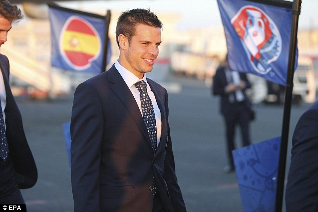 Đương kim vô địch Tây Ban Nha đến Pháp bảo vệ ngôi vương ảnh 11