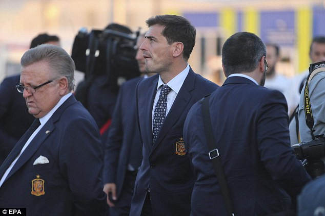 Đương kim vô địch Tây Ban Nha đến Pháp bảo vệ ngôi vương ảnh 9