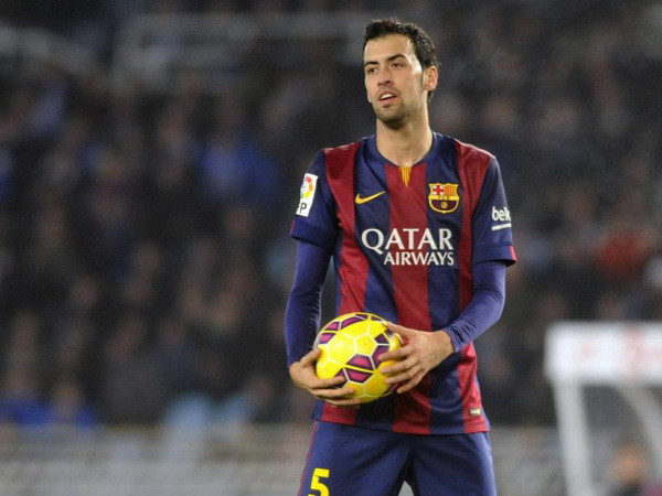 Busquets thi đấu không tốt thời gian gần đây. (Nguồn: AP) Trước thềm El Clasico: Lý do nào khiến Barcelona sa sút? ảnh 2