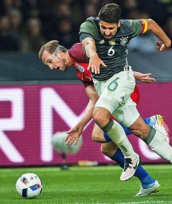 Ai sẽ mang băng thủ quân tuyển Đức ở cuộc chạm trán Ukraine? ảnh 2