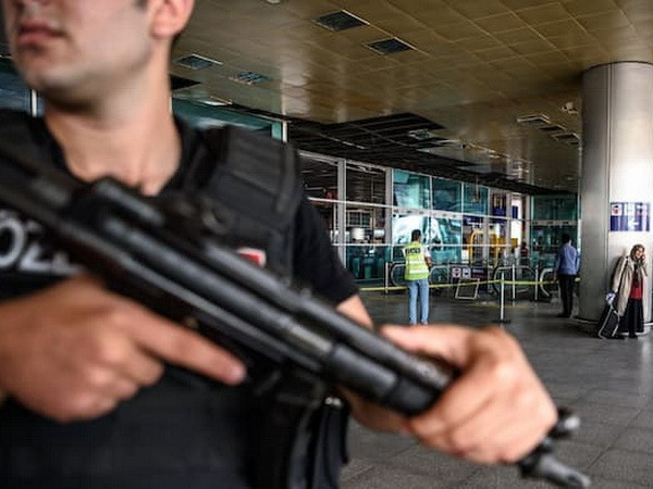 Thổ Nhĩ Kỳ: Phong tỏa sân bay quốc tế Ataturk vì lý do an ninh ảnh 1