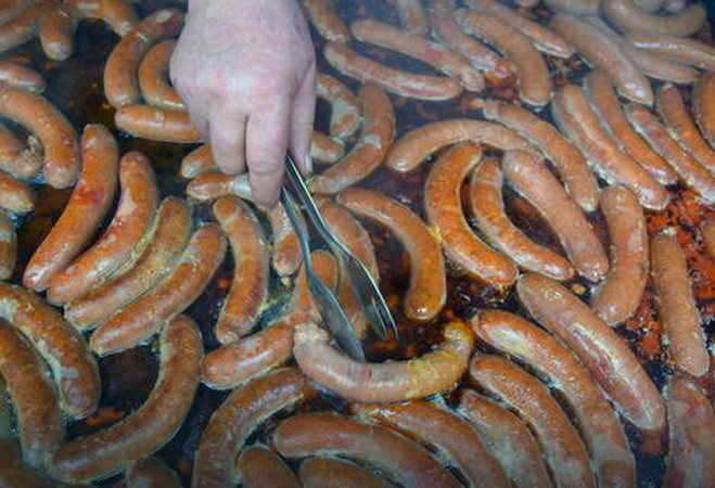 Hơn 80 học sinh ở Campuchia phải nhập viện vì ngộ độc thức ăn ảnh 1