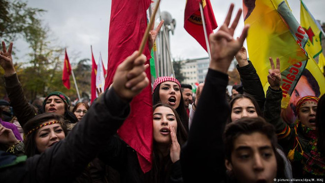 Biểu tình tại Đức phản đối chính sách của Tổng thống Thổ Nhĩ Kỳ ảnh 1