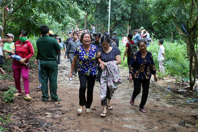 Những hình ảnh đưa 3 phi công máy bay EC130 về TP.HCM ảnh 6