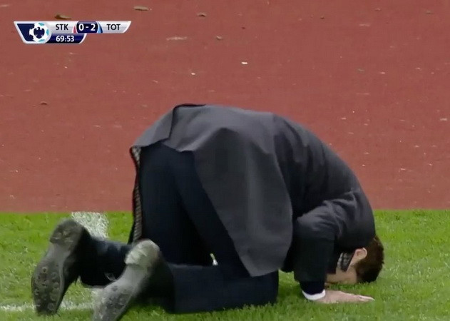HLV Tottenham đập đầu xuống sân sau pha bỏ lỡ không tưởng ảnh 1